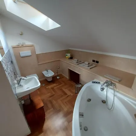 לינה וארוחת בוקר Bagno Di Bosco גוביו